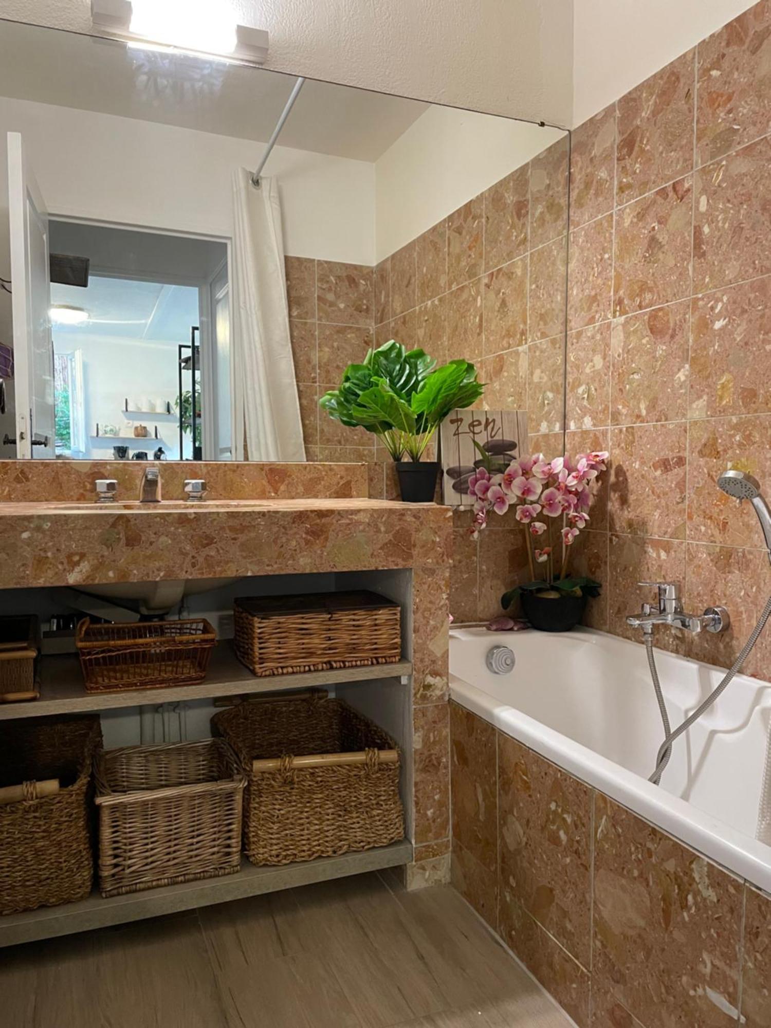 Golf Saint Tropez Rez De Jardin Vue Piscine Apartment