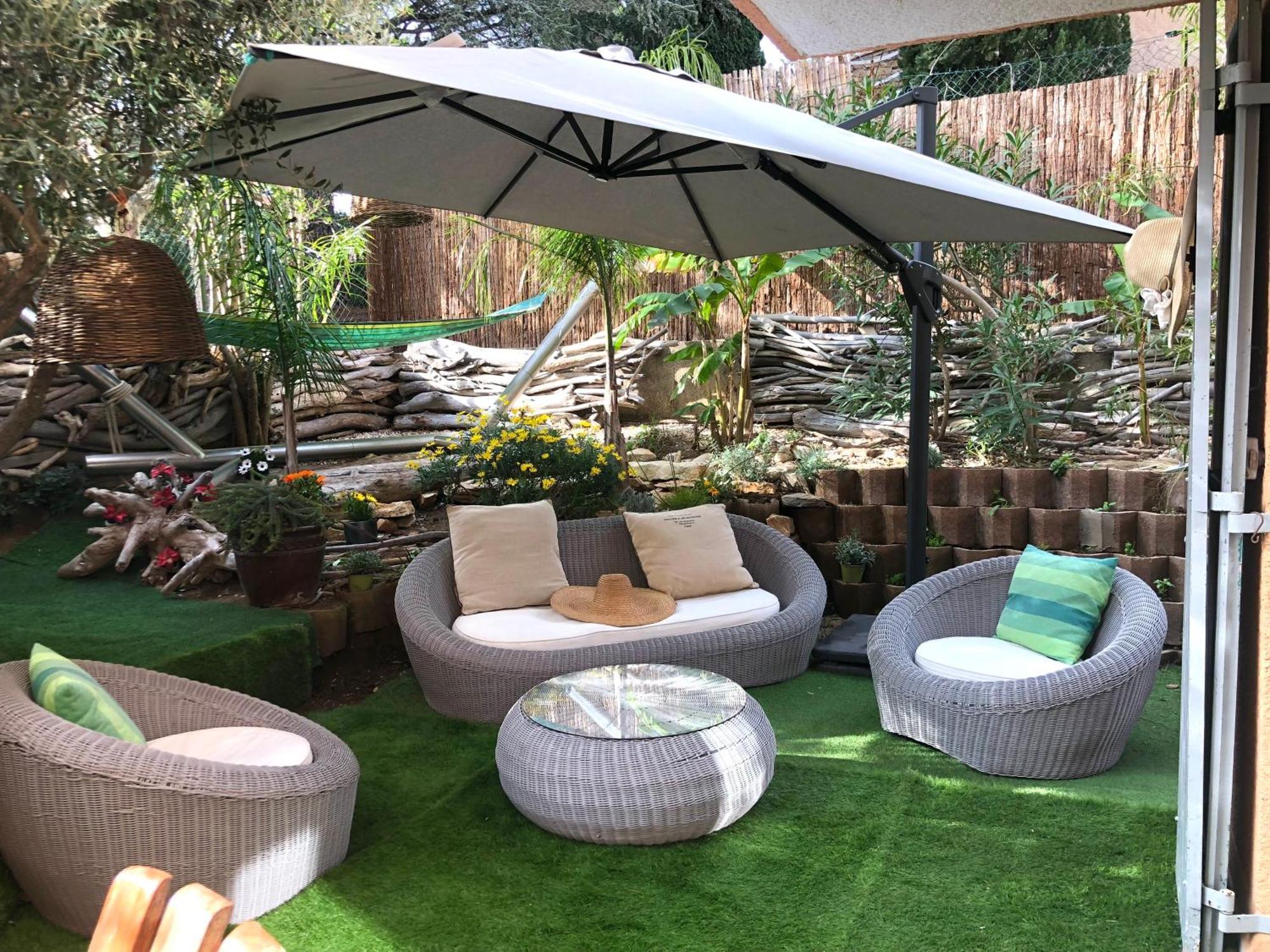 Golf Saint Tropez Rez De Jardin Vue Piscine *